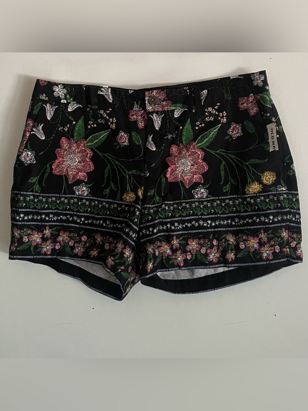 Old Navy Black Floral Border-Print Women’s Jean Shorts